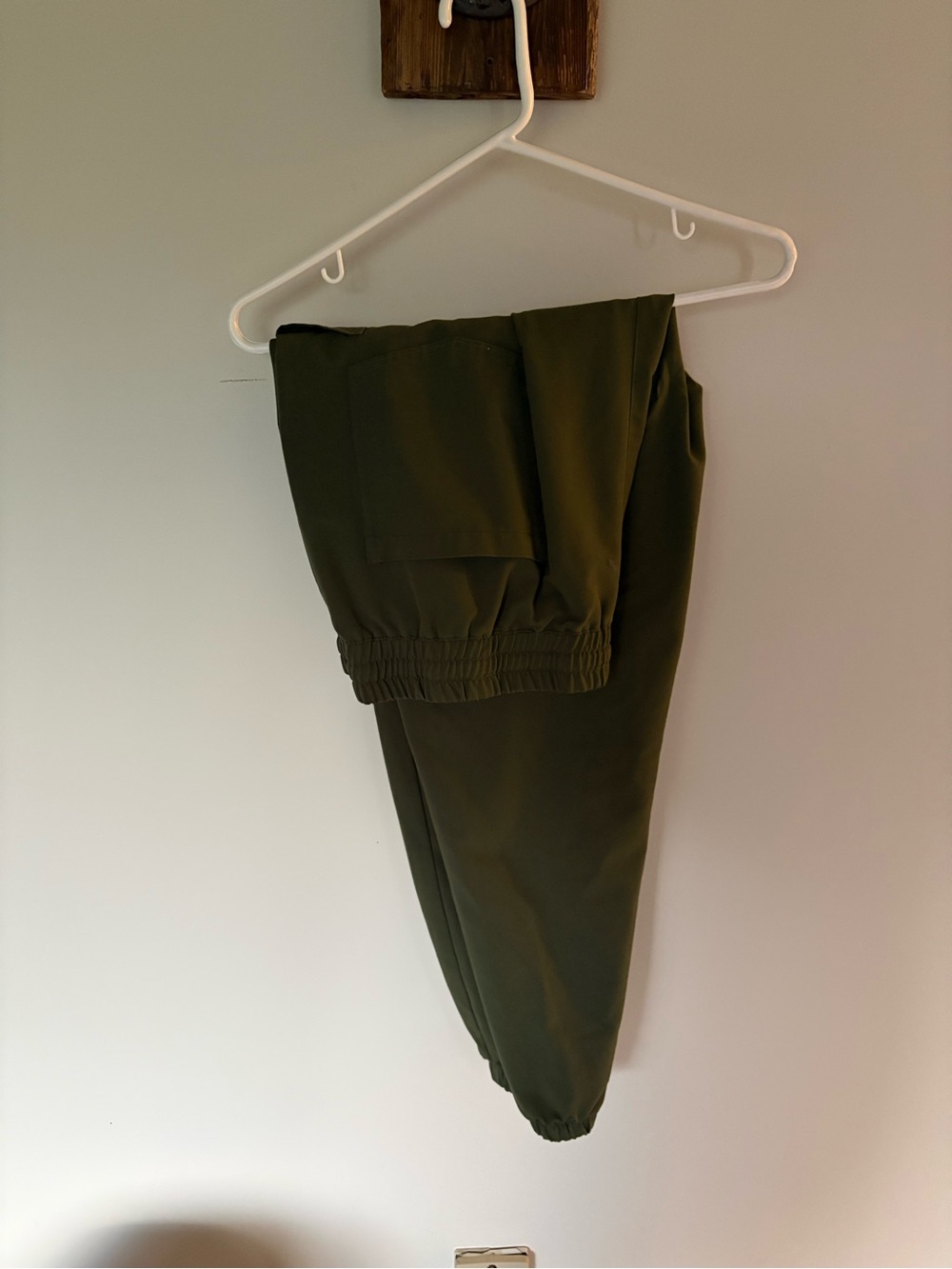 Garde Malade Rosie Jogger Scrub Pant in Khaki